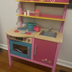 Play kitchen