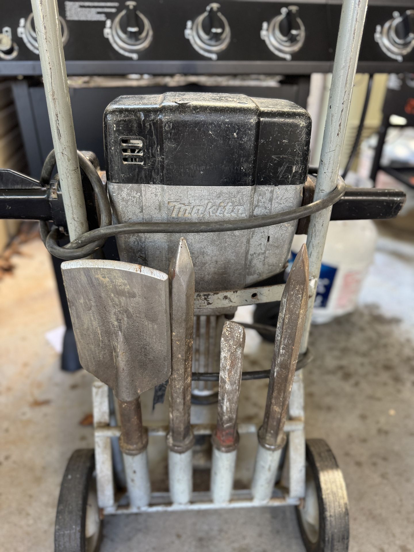 MAKITA JACK HAMMER