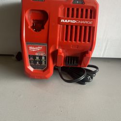 Milwaukee Battery Charger 