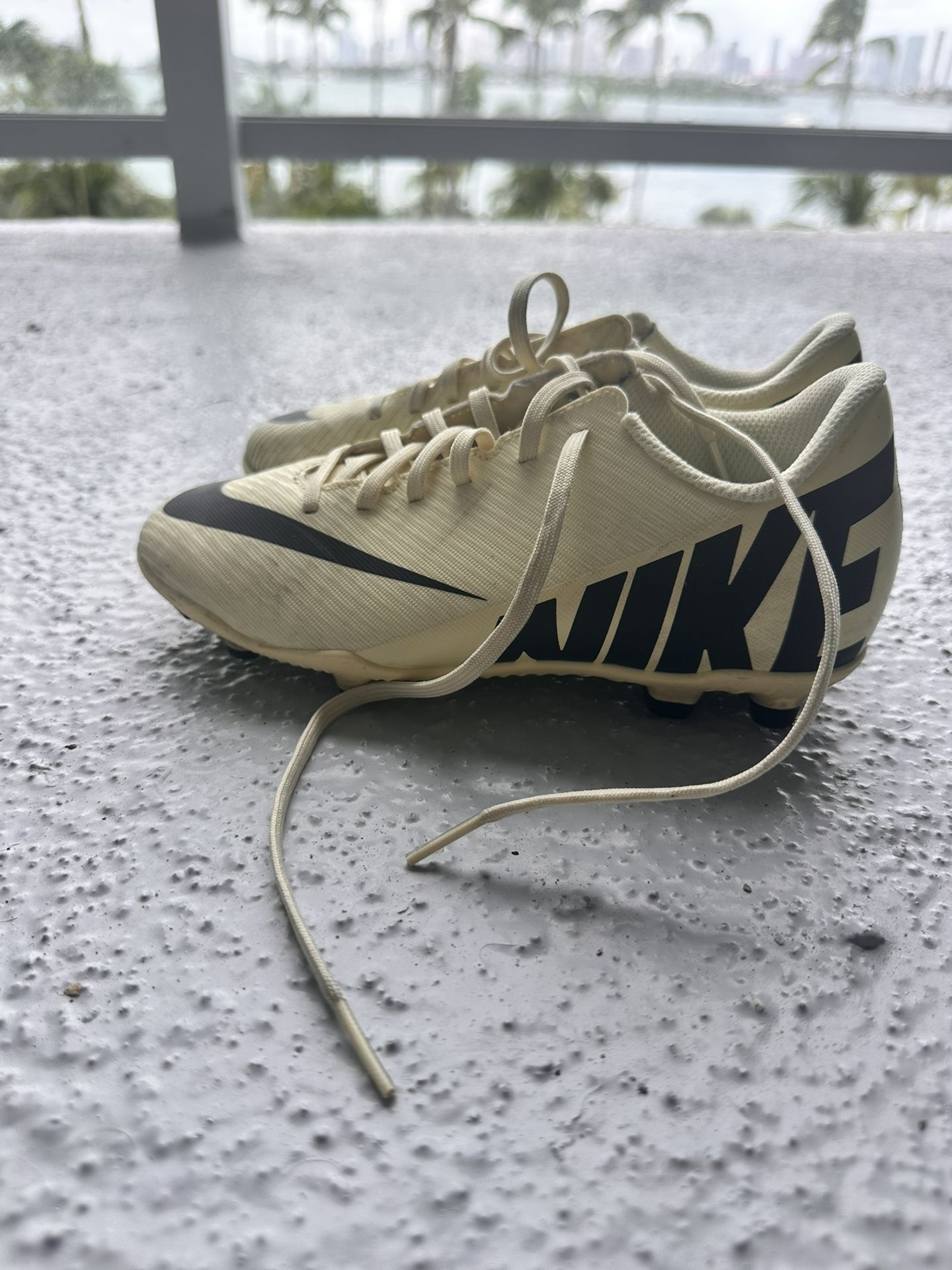 Nike Cleath Size 2 For Kids