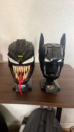 LEGO Venom and Batman Helmet Busts Set