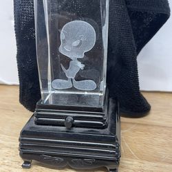 LOONEY TUNES TWEETY BIRD 3D LASER ETCHED CRYSTAL WITH LIGHT BASE
