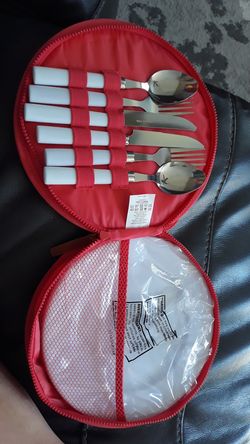Portable picnic set for 2