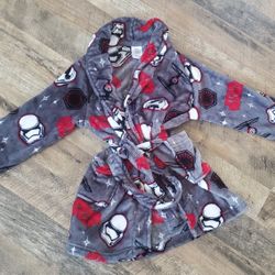 Boys size 8 star wars bath robe like new