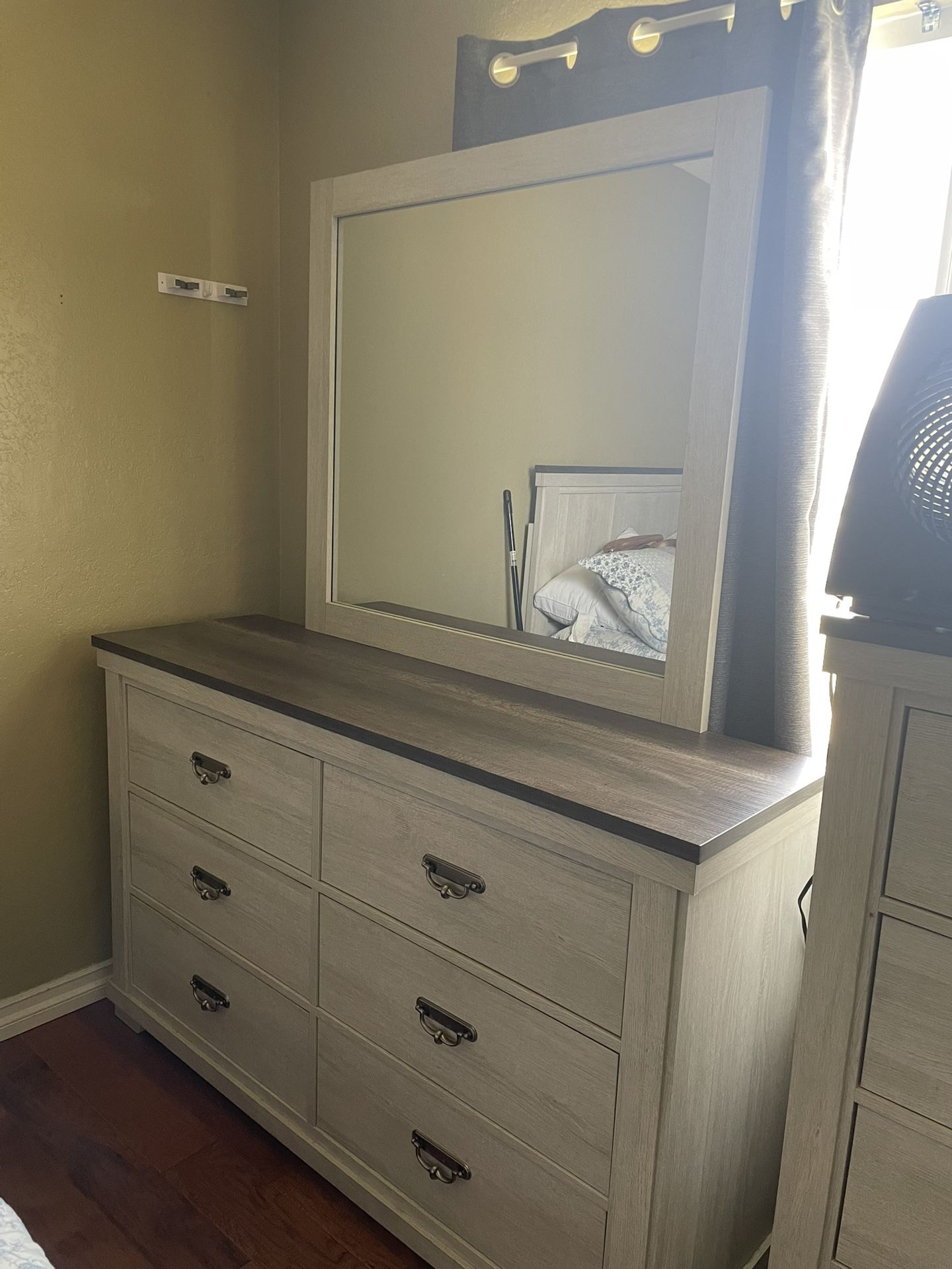 Queen Bedroom Set