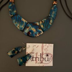 Tribu Abalone Shell Crescent Moon Necklace And Earrings Set.