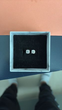 0.5 mm earrings with bag and diamond verification when bought