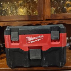 Milwaukee 2 gallon wet/dry vac