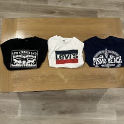 Levi’s T-Shirt Bundle + Bonus Shirt (Size Medium)