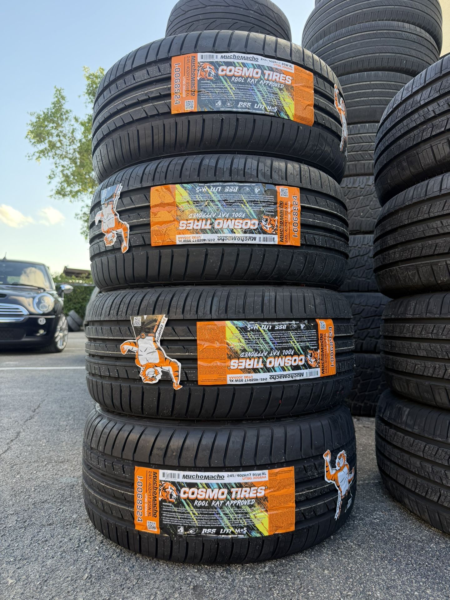 Set Cosmo 245 40 R17