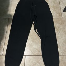 Essential pants size small