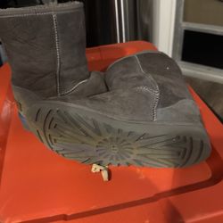 Used Uggs Size 10 Gray