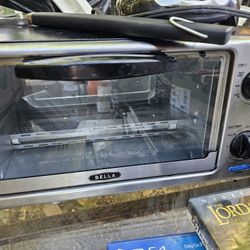 Small Appliances. Coffee Maker And Toaster Oven 