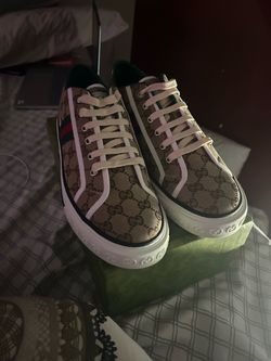 Low top Gucci shoes