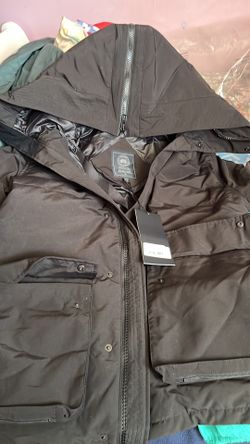 Canada Goose Black Label Wedgemount Parka for Sale in Queens NY