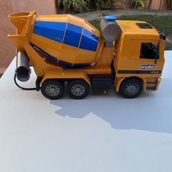 Burger Cement Truck