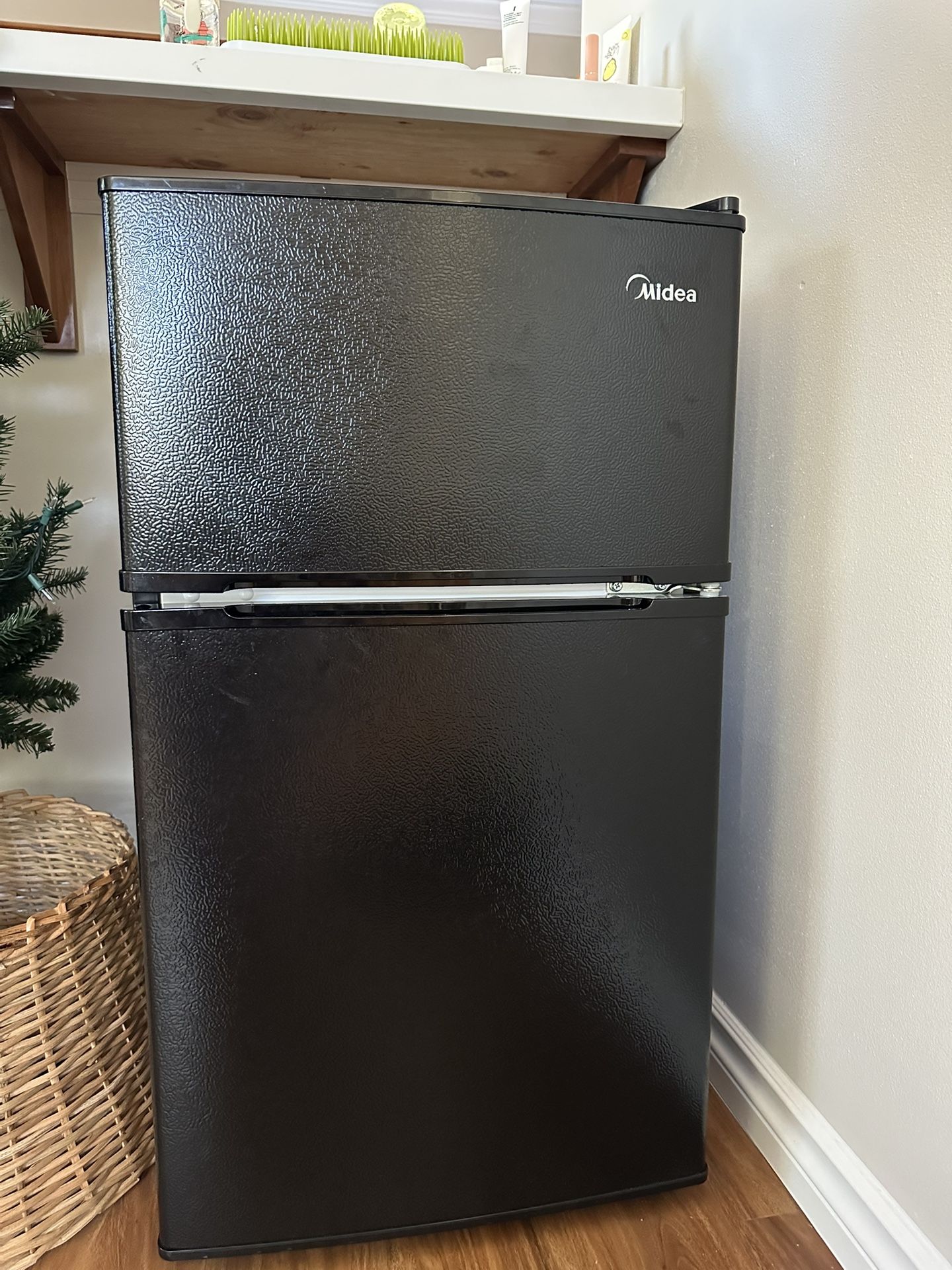 Midea Double Door Mini Fridge 3.1 cu ft
