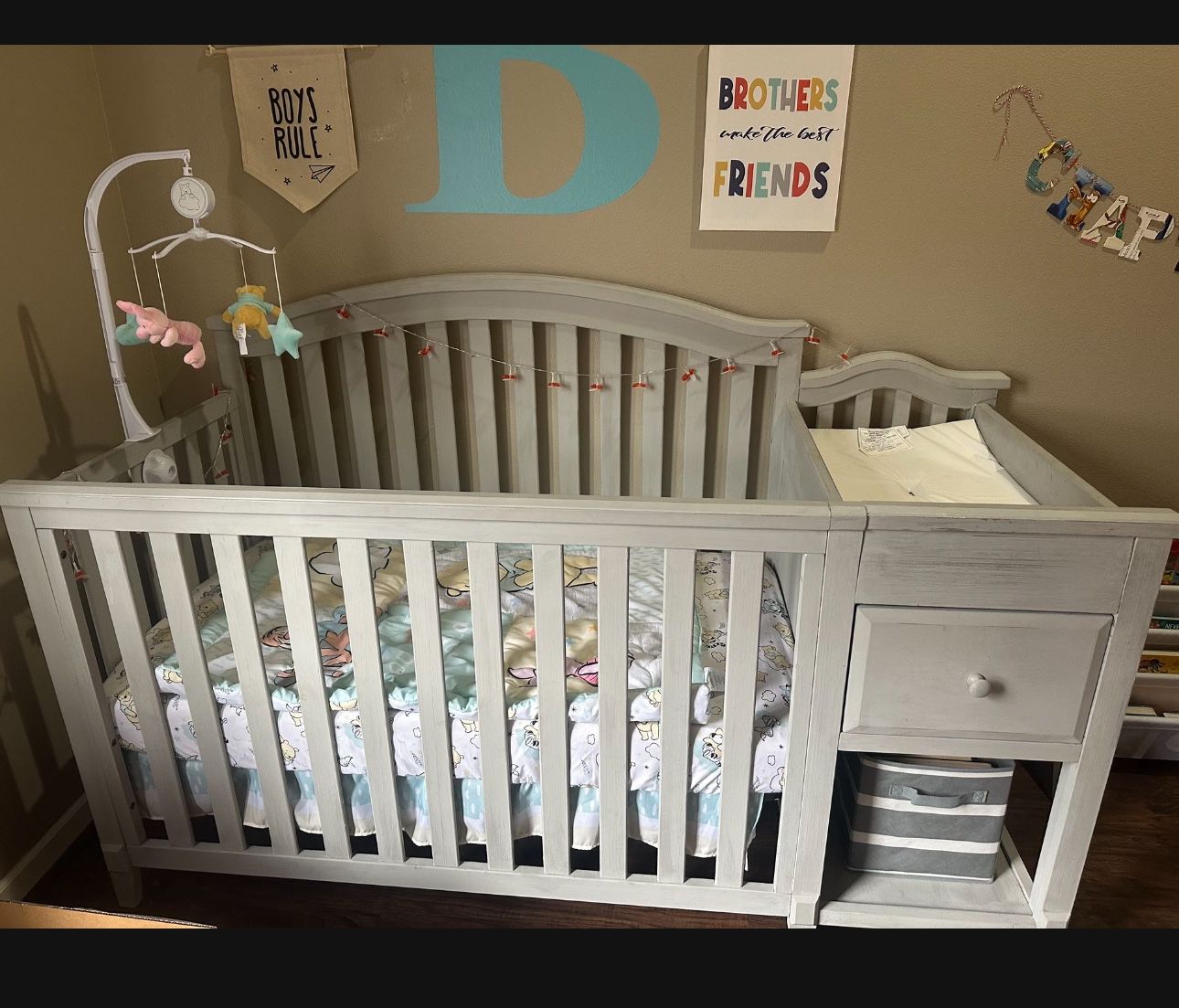 Baby Crib/Changing Table 