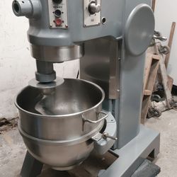 Hobart 60 Qt Dough Mixer Machine. 2 Horsepower.  Heavy Duty.