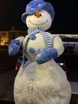 50” Tall Singing Snowman 