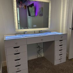 White Luxury RGB Vanity W Diamond Mirror & Bluetooth 