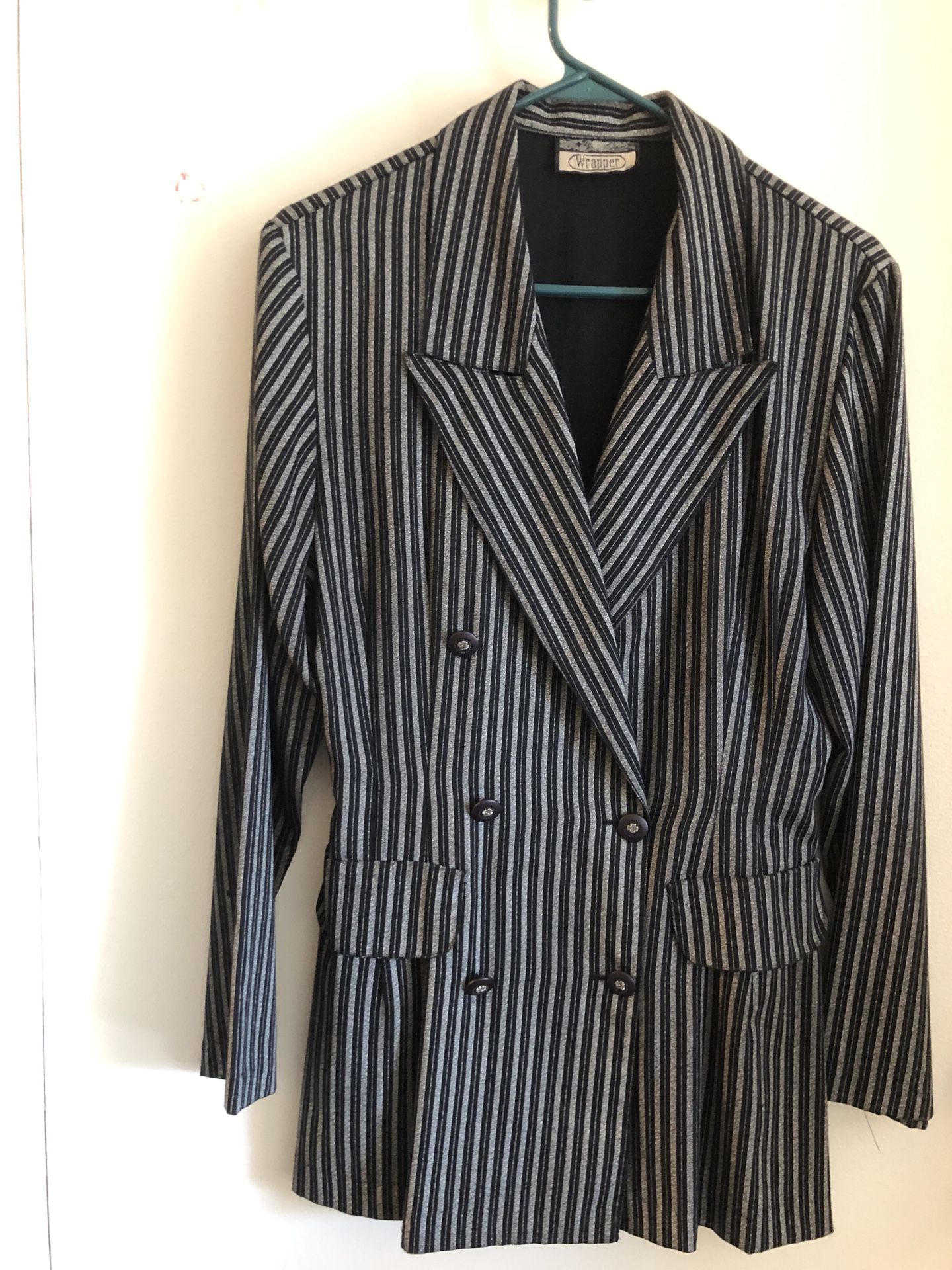 Vintage Women’s Black & Grey Pin-stripe Double-breasted Long Sleeve Fitted Blazer Size M by Wrapper