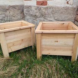 14" Cedar Planters - Perfect For Mothers Day!