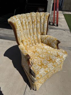 Vintage Floral Wingback Armchair (Comfortable!!!)