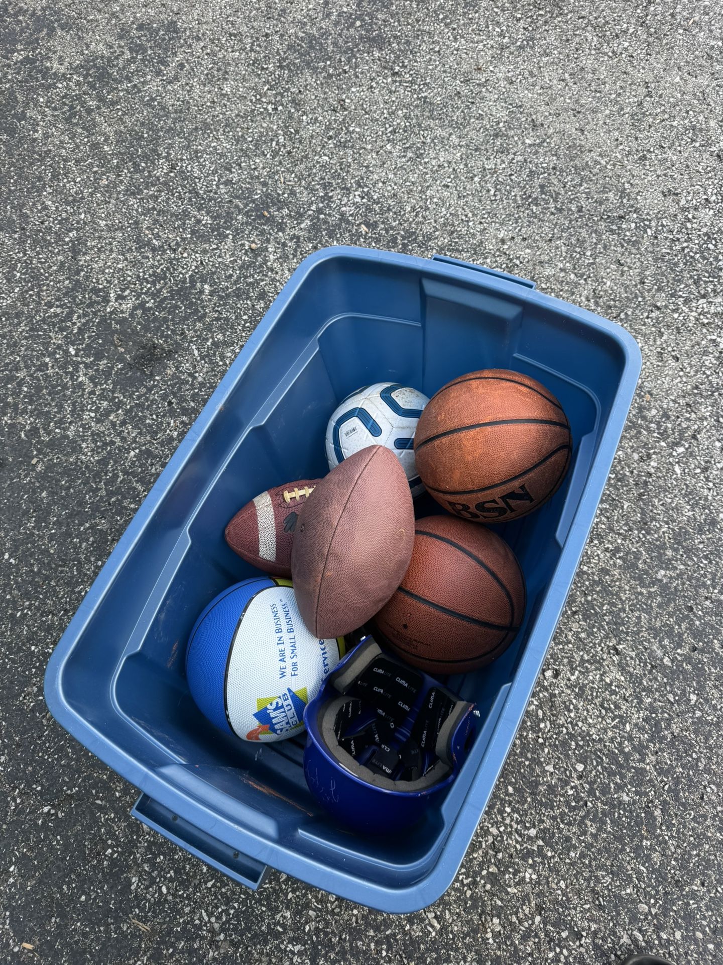 Lot Of Sports Ball π π β½οΈ