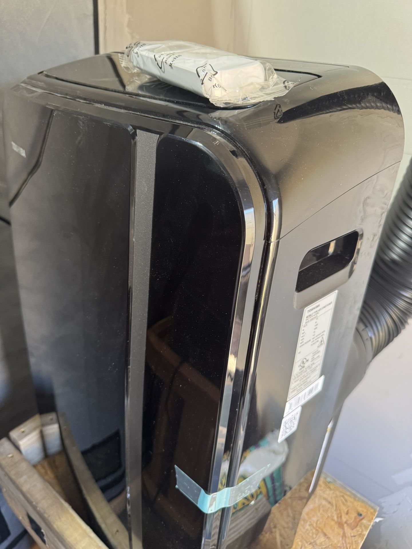 Toshiba Portable AC & Dehumidifier 13500 BTU 450sqft