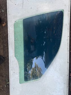 92-2011 Ford crown Victoria door glass