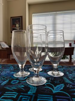 Clear Glass Footed 20 ounce Drinking Glasses Set of 4