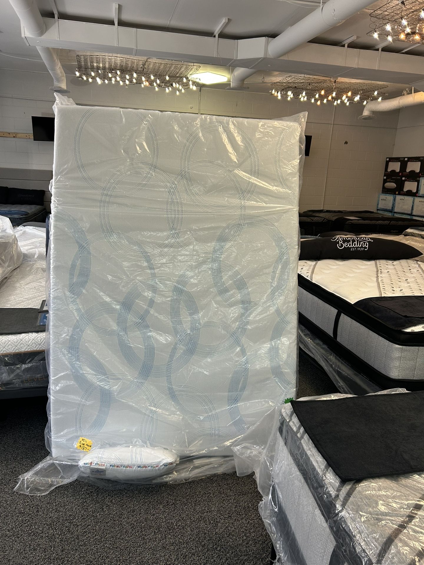 Full Size Memory Foam Mattress - Brand New