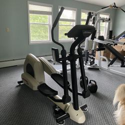 Elliptical  Life fitness 5500 NR 