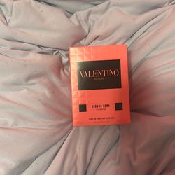 Valentino Donna Born in Roma  Intense