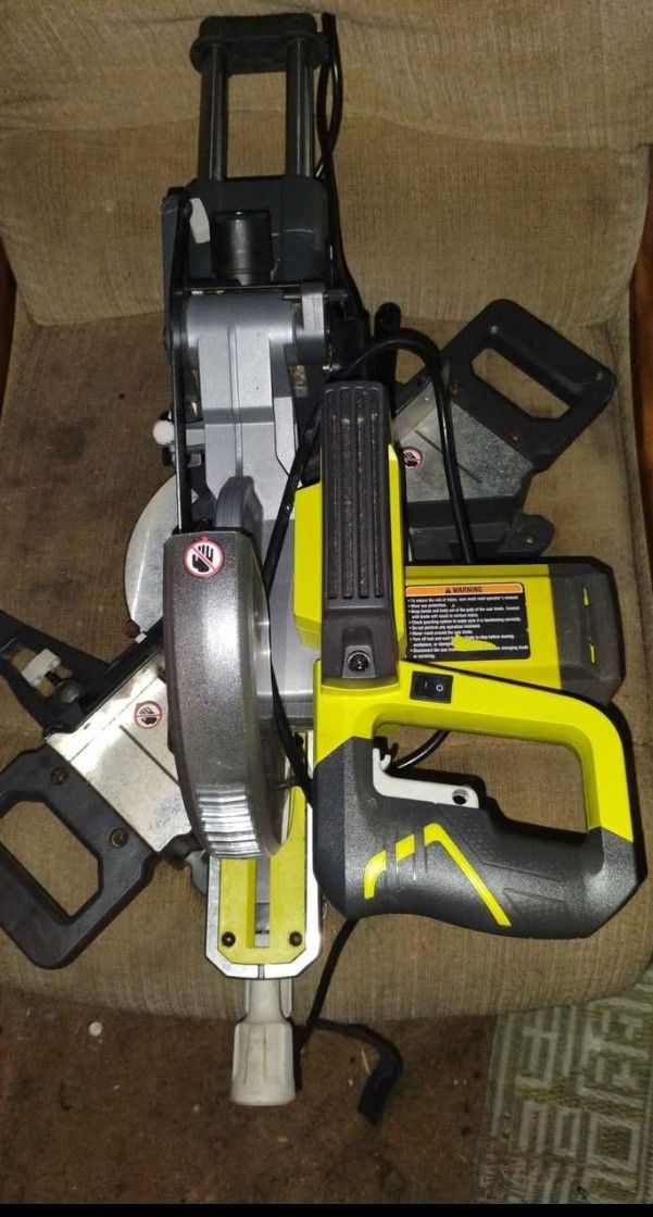 Ryobi Miter Saw Tss702