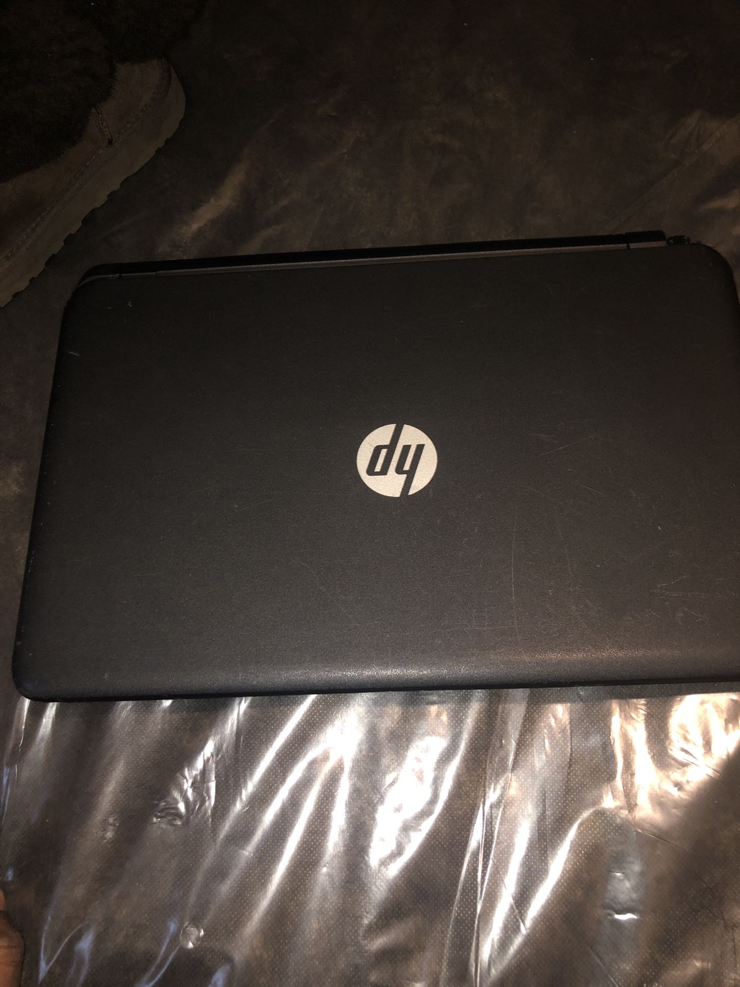 HP laptop Windows 10 intel R. 6gb Ram and 500gb storage