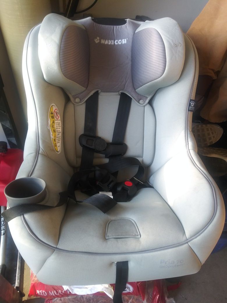 Car seat (maxi cosi pria 70)