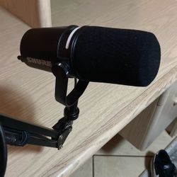 Shure MV7+ Microphone 