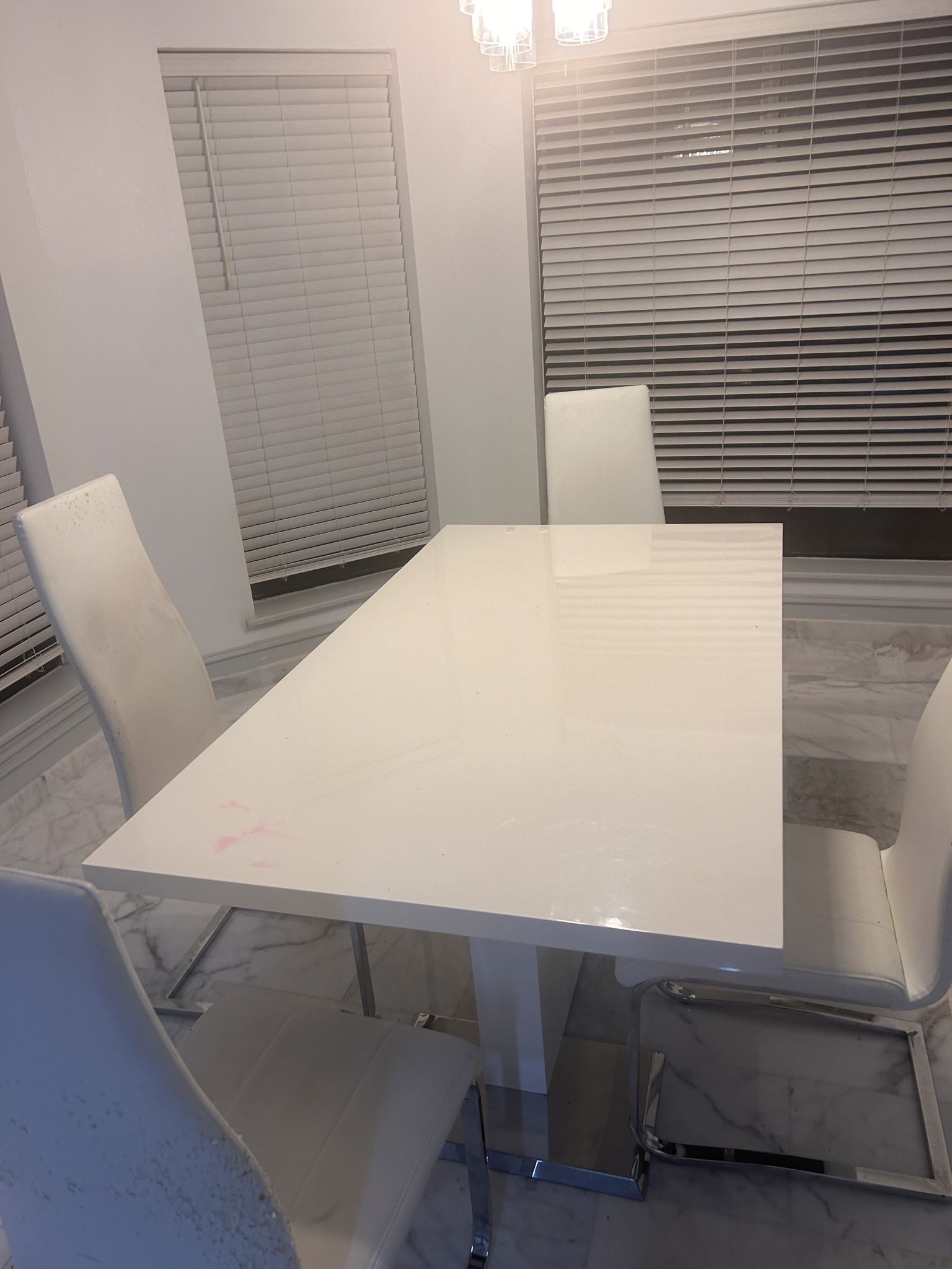 Beautiful Kitchen Table With Chairs