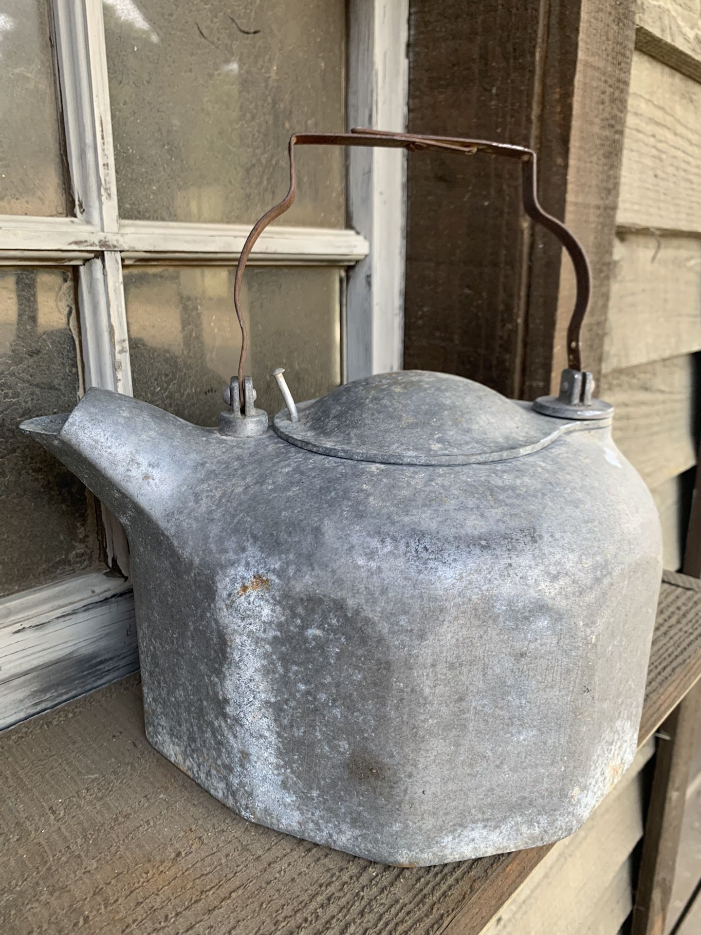 Vintage Cast Aluminum Yea Kettle Needs To Be Cleaned