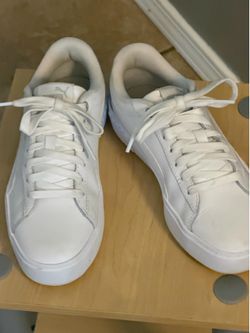 Women’s sz 8 white Puma Amelie’s