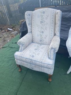 Nice chair very clean good condition