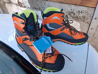 SCARPA BOOTS MADE IN ITALY $200