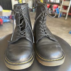 Girls Dr Marten Size 3