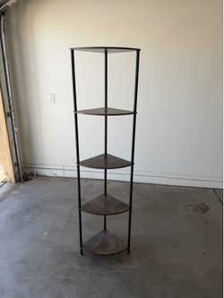 Corner shelf