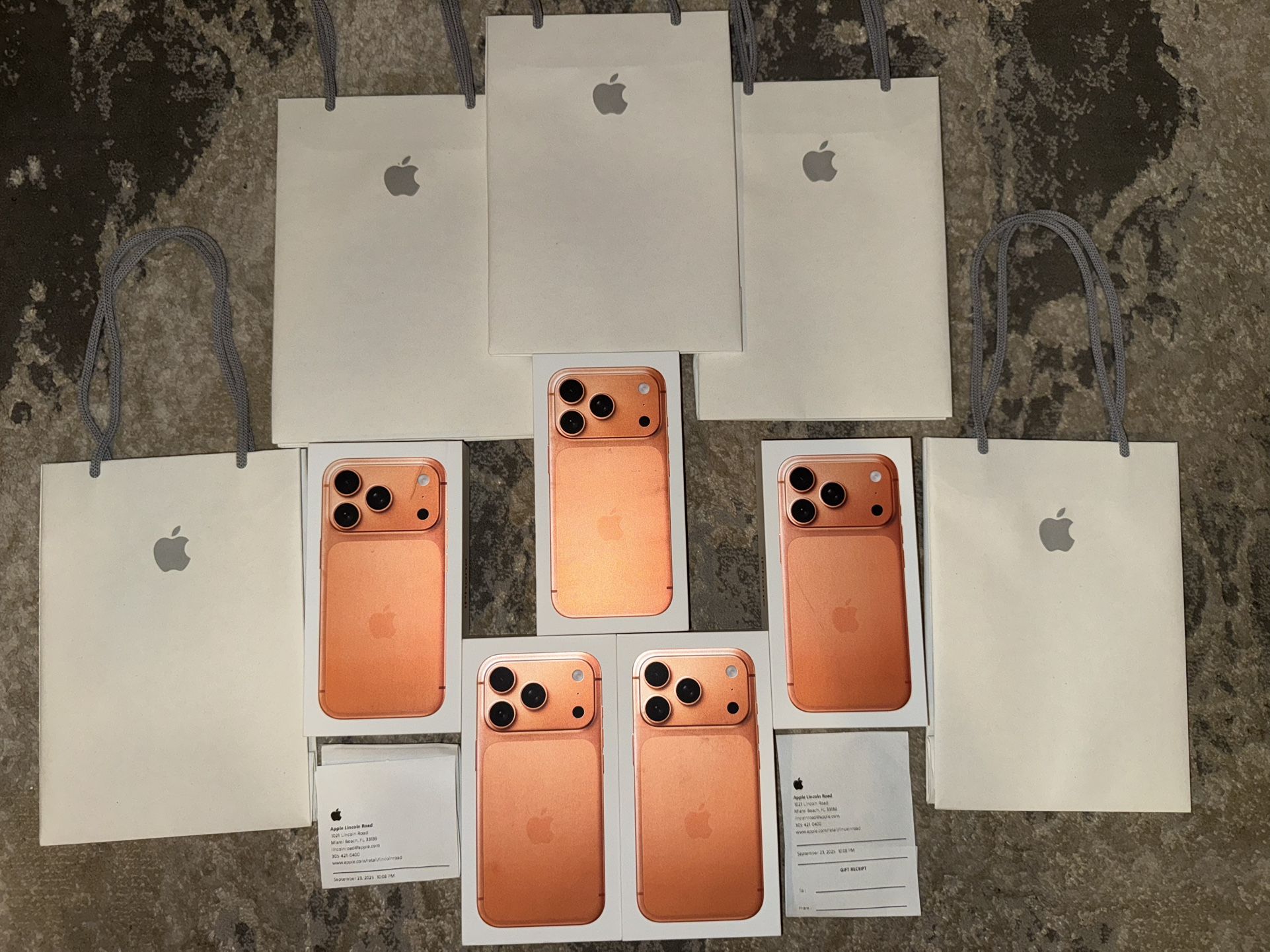 iPhone 17 Pro 512GB Cosmic Orange Unlocked Sealed + Gift Bag + Gift Receipt