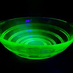 Vintage Uranium Green Depression Glass Bowl With Banded Rings And Handles