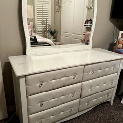 White dresser with mirror