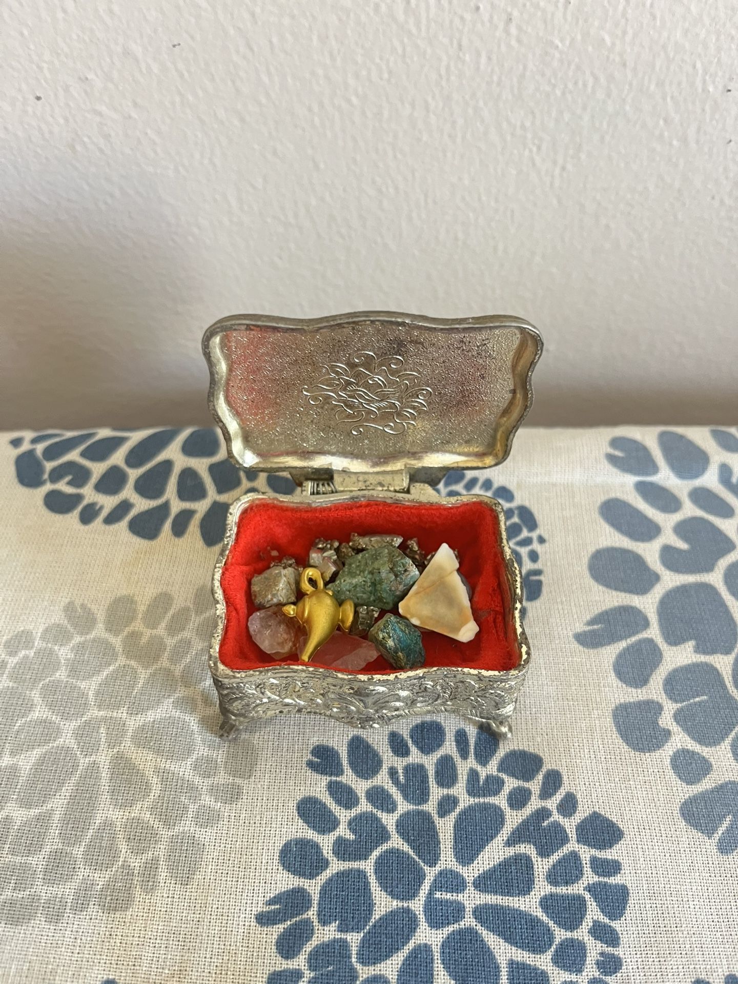 Vintage Mini Jewelry Box With Mini Crystals